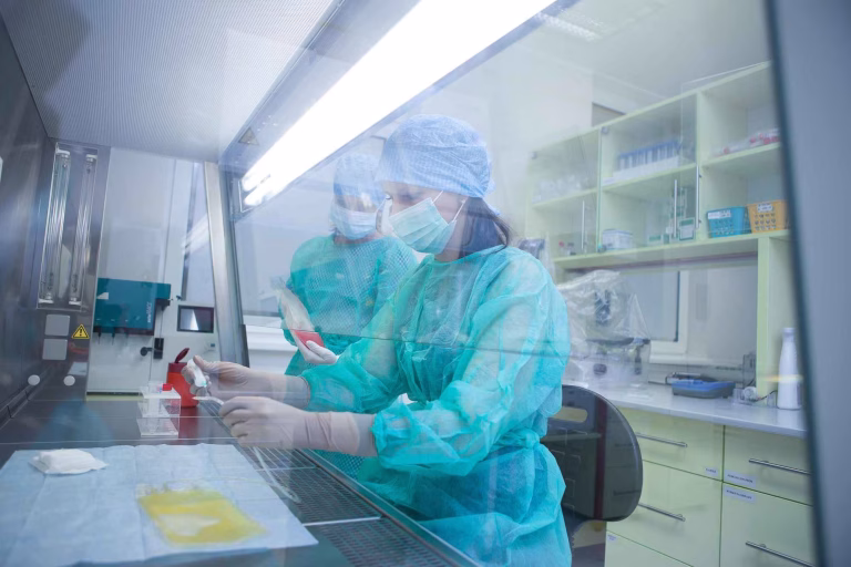 Pracownia medyczna podczas wykonywania badania